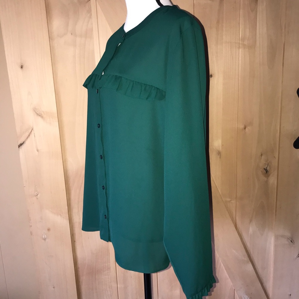Beautiful Ruffled Button Down Blouse - EUC - Picture 4 of 8